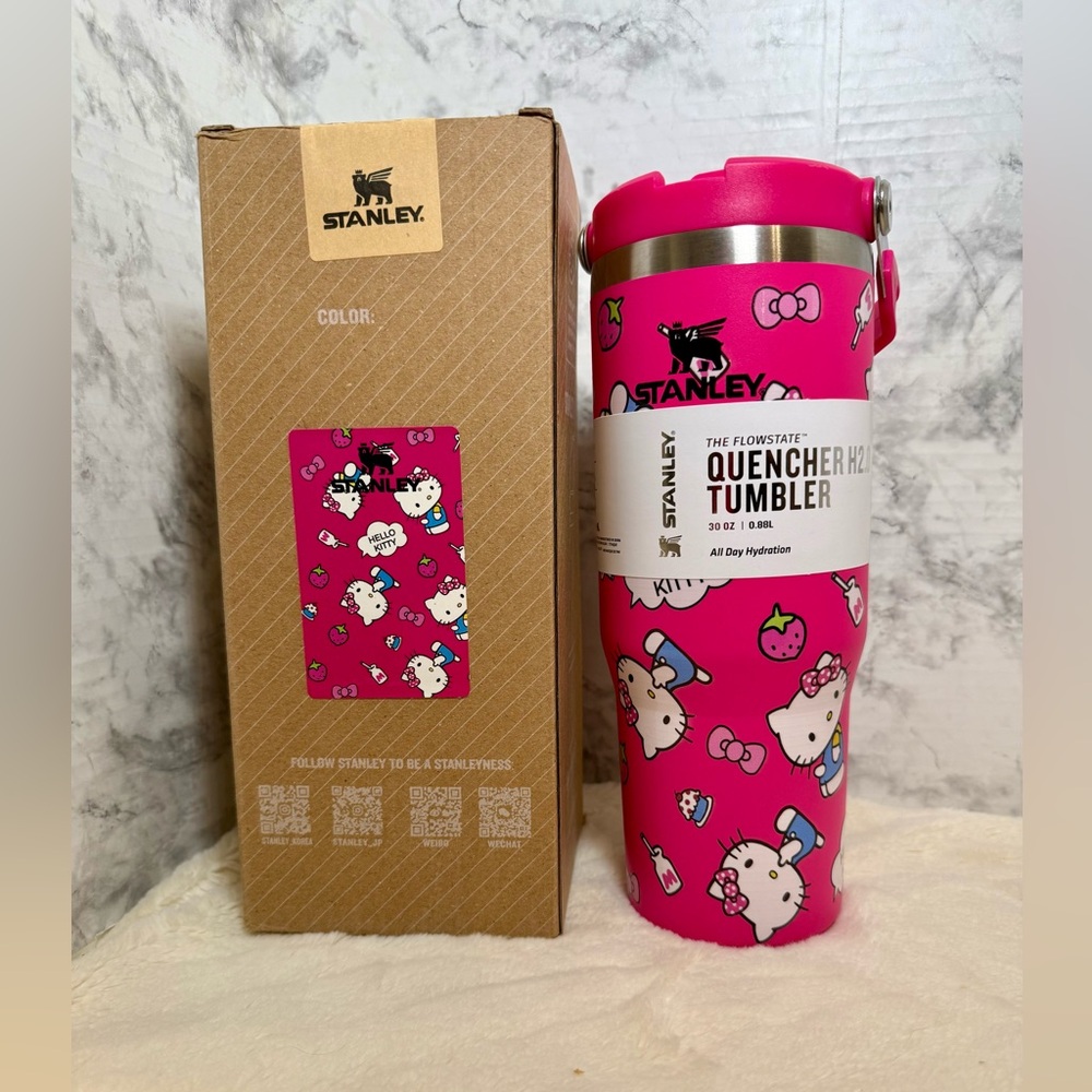STANLEY x Hello Kitty 🌸 Pink Color Graphic Quencher H2.0 Tumbler 30 oz